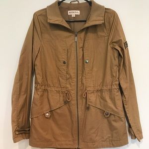 Tan canvas coat perfect for all seasons.
